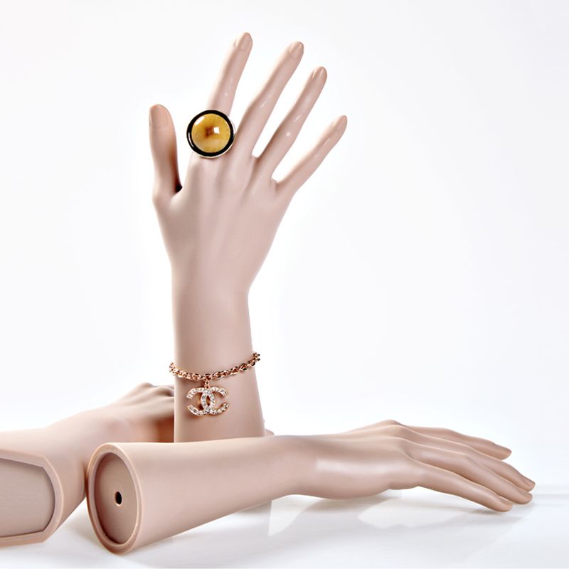 Unbreakable Female Mannequin D - Body Jewelry Plus 评论和价格