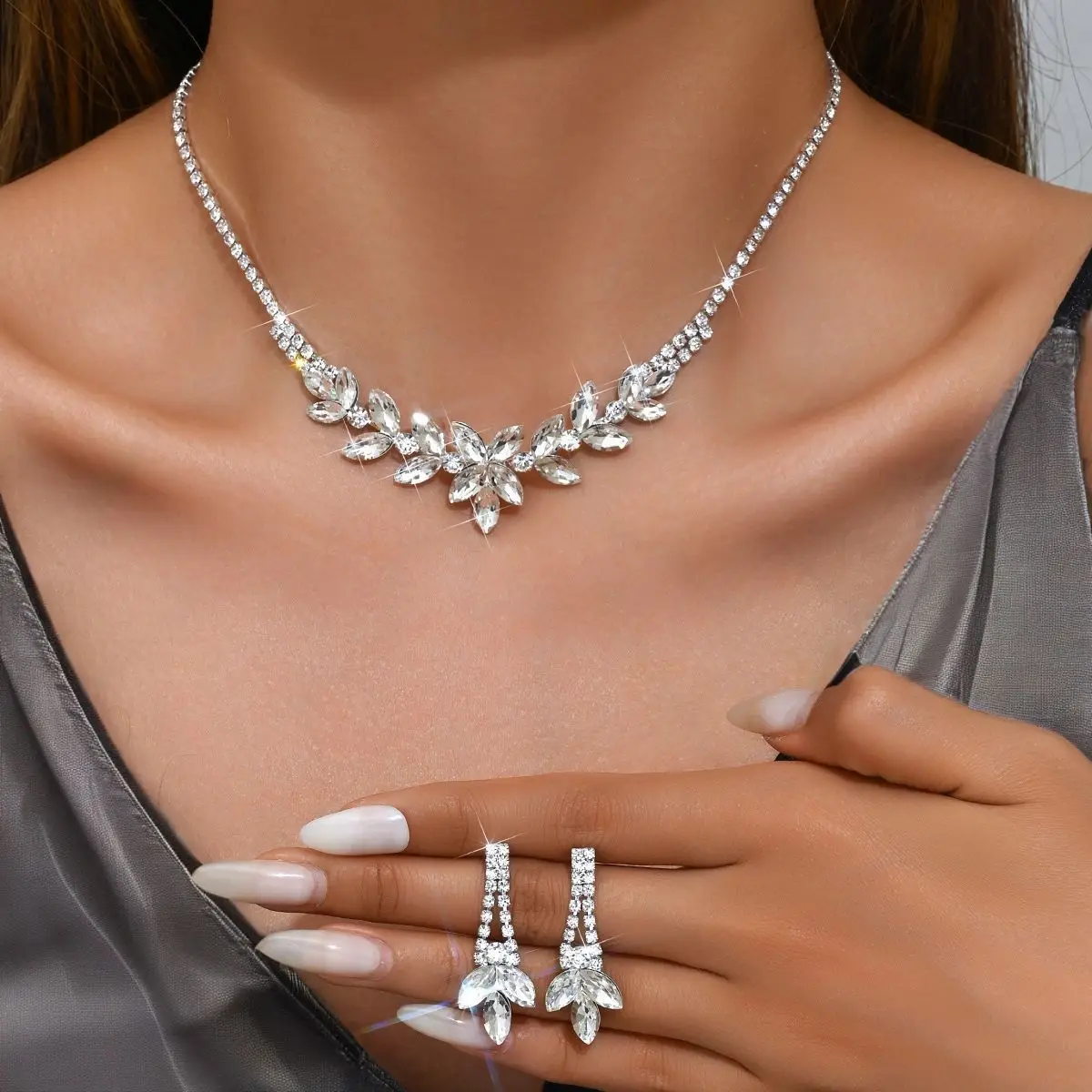 Exquisite Rhinestone Choker Ea - Body Jewelry Earrings 评论和价格