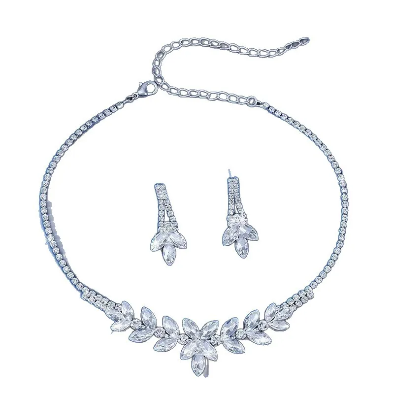 Exquisite Rhinestone Choker Ea - Body Jewelry Earrings 评论和价格