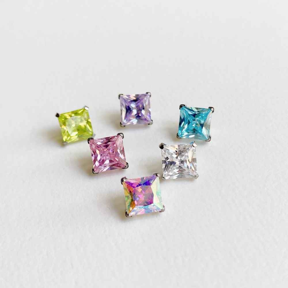 ASTM F136 Titanium Lip Piercin - Body Jewelry Internally Threaded 评论和价格