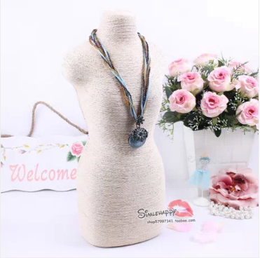 Fashionable White Jewelry Bust - Body Jewelry Plus 评论和价格