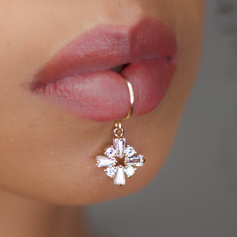Luxury Gold Color Flower Shape - Body Jewelry Earrings 评论和价格