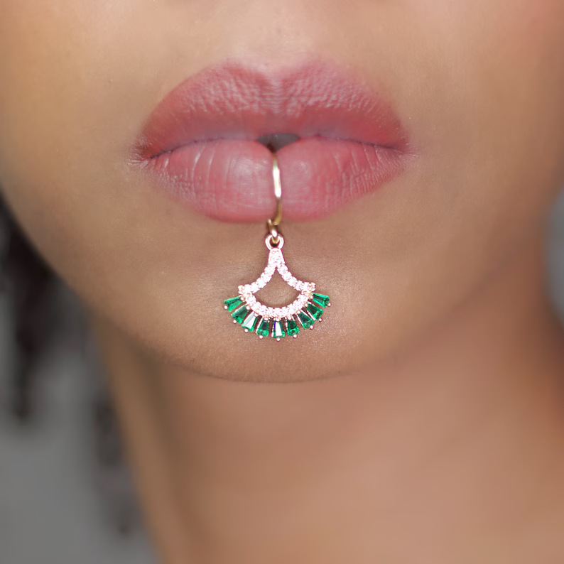 Luxury Gold Color Flower Shape - Body Jewelry Earrings 评论和价格